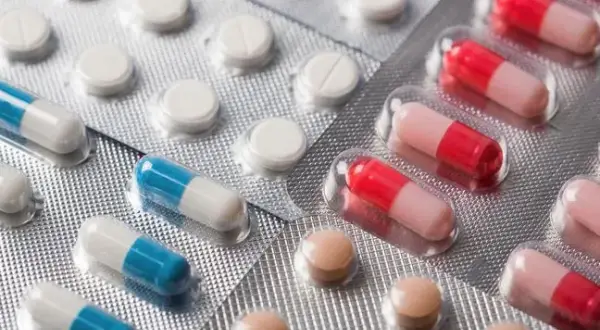 Leki przeciwhistaminowe na co pomagają? Zastosowanie, działanie i skutki uboczne