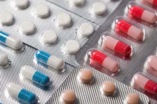Leki przeciwhistaminowe na co pomagają? Zastosowanie, działanie i skutki uboczne